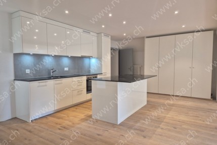 Appartement de 2.5 pièces, 88.43 m2, à Bôle Appartement de 2.5 pièces, 88.43 m2, à Bôle - Cuisine Séjour
